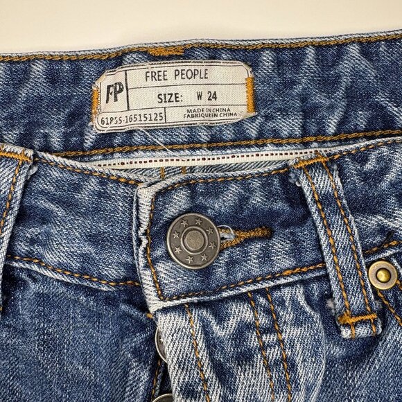 Free People Mid Rise Denim Shorts Womens Size 24 Blue Distressed Button Fly Boho - Picture 2 of 8